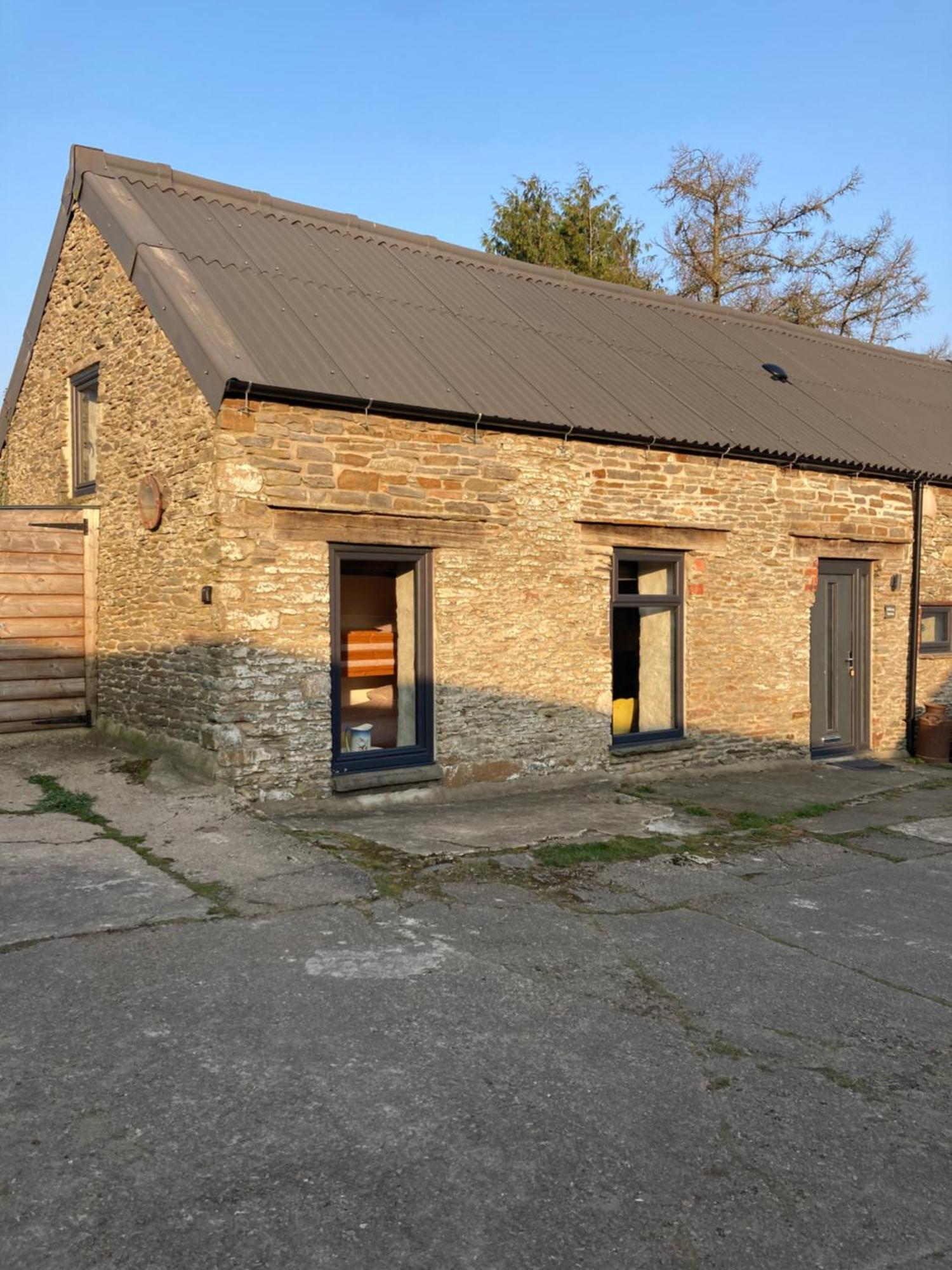 The Milking Parlour At Berthllwyd Villa Quakers Yard Exterior photo